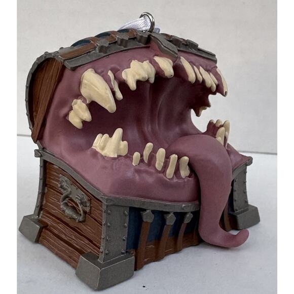 2025 Hallmark Dungeons & Dragons: Honor Among Thieves MIMIC Christmas Ornament - Picture 2 of 10
